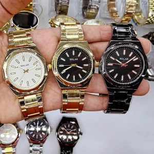 ساعت مچی مردانه عقربه ای طلایی و مشکی مارک معتبر WALAR طرح AP